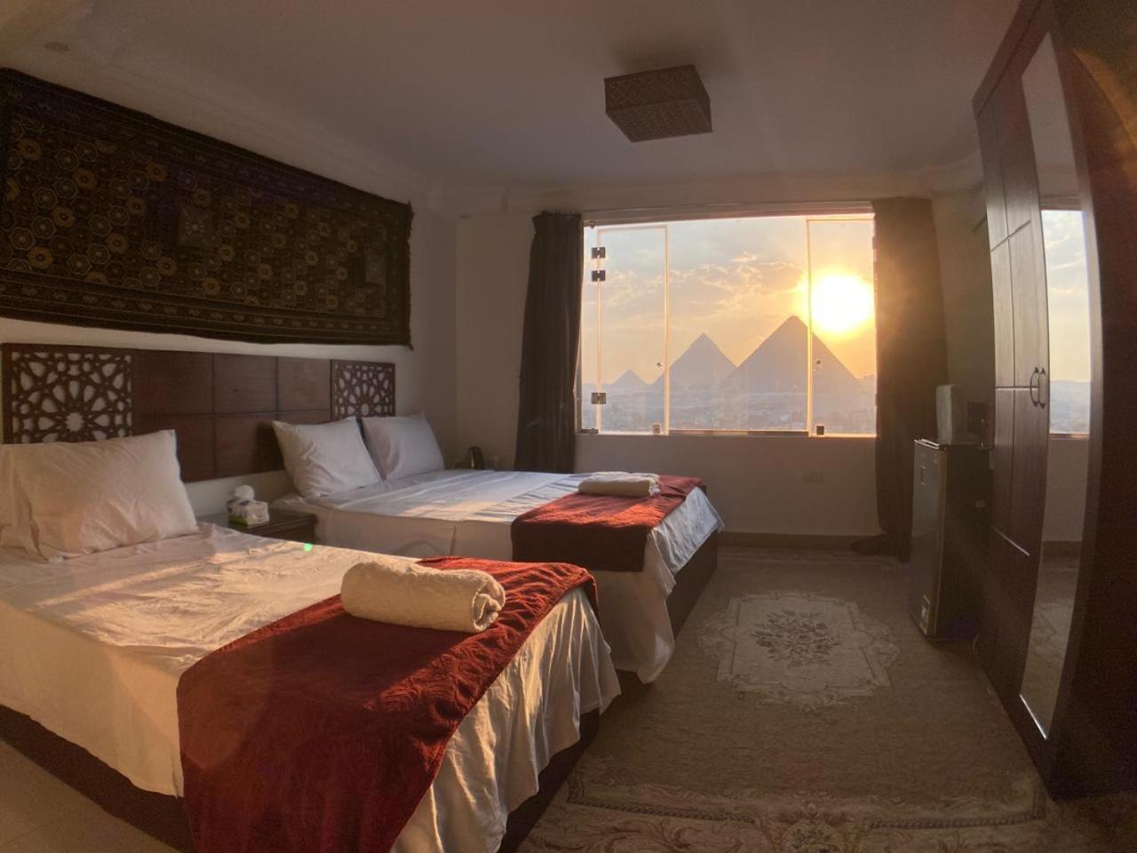 Oscar pyramids view