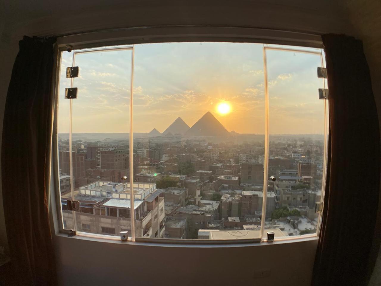 Oscar pyramids view