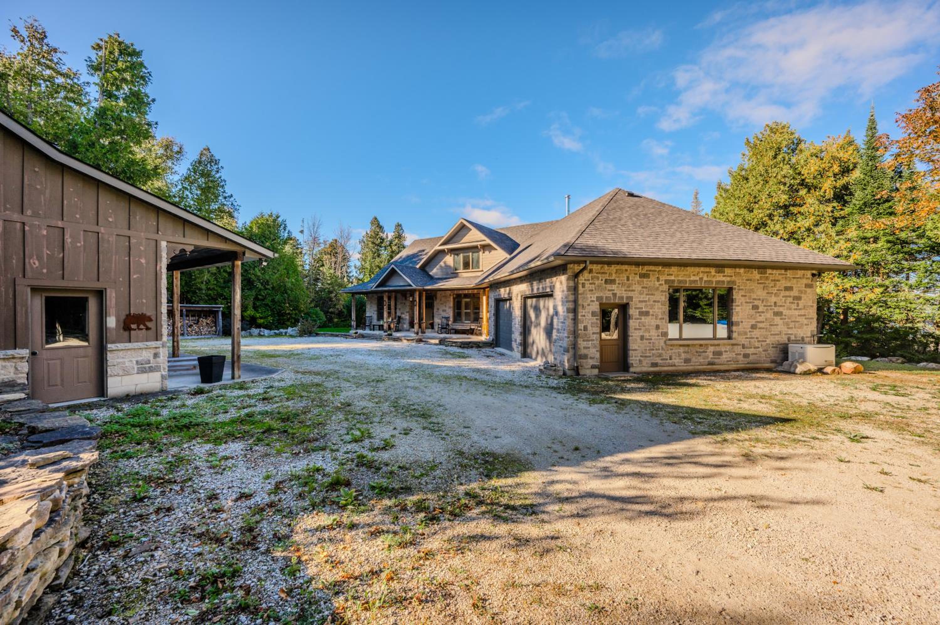 Michael's Luxury Cottage on Bruce Trail Starlink