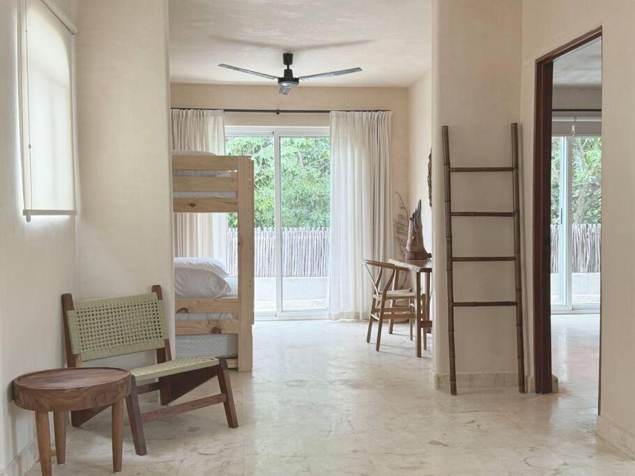 Spacious Villa Tunich Sleeps 20 plus view 4