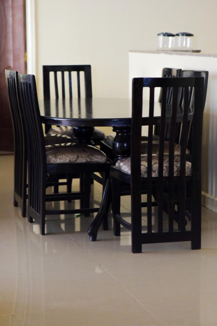 3 bedroom all ensuite Apartment on Mombasa road near JKIA Airport view 4