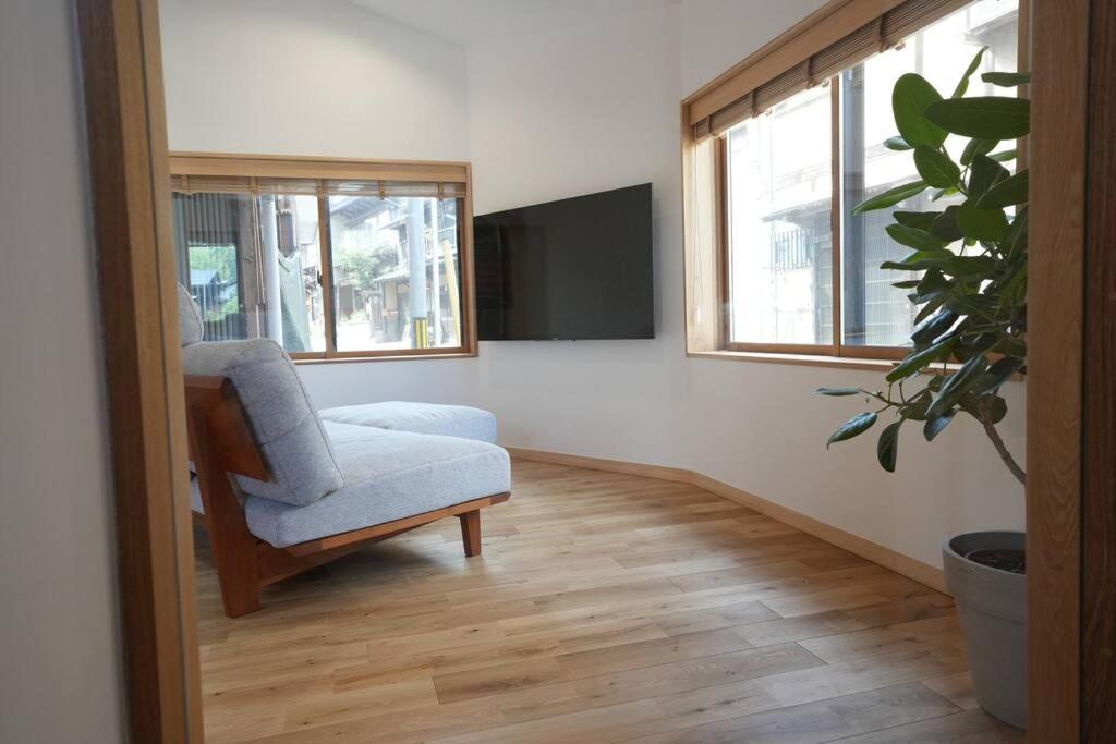 Rikka Soyuji Hinoki Woodbath 2 bedrooms Kitchen Free parking view 3