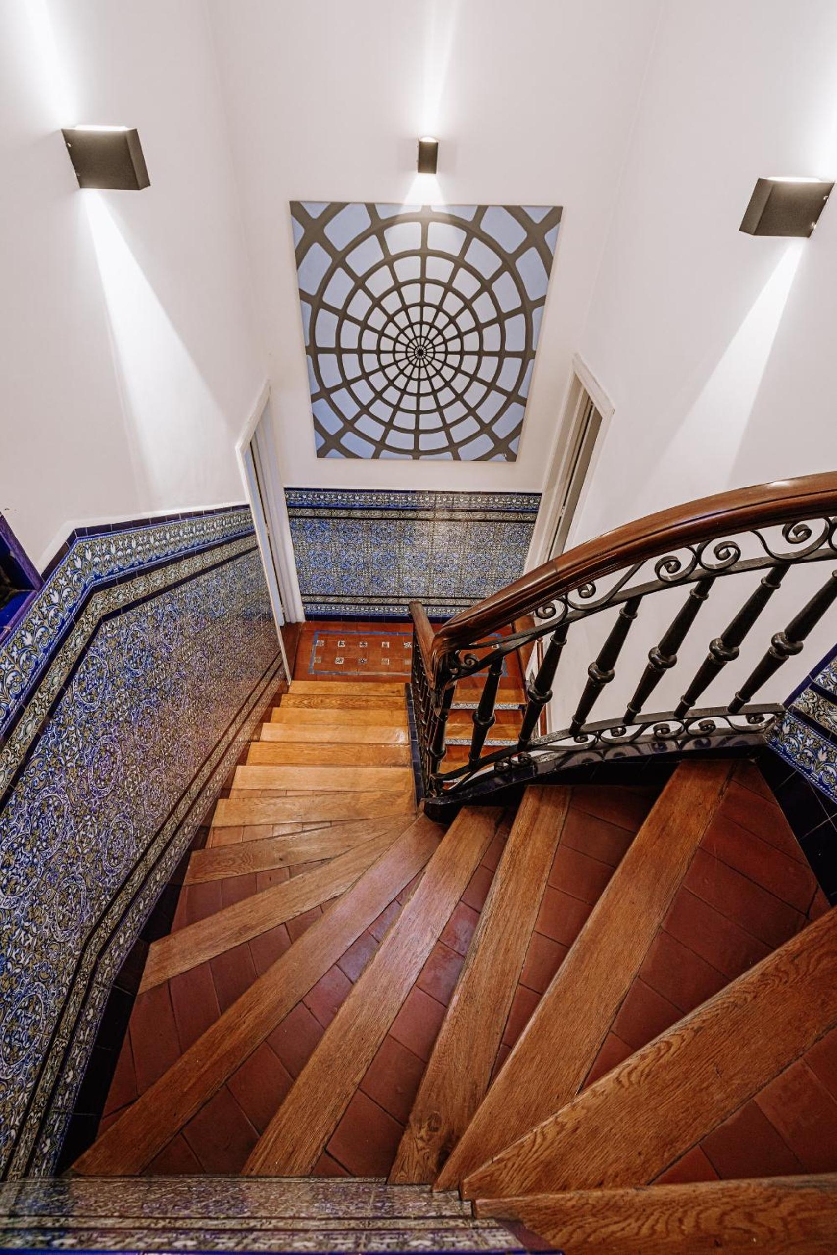 Luxurious 19th century mansion with jacuzzy y cine