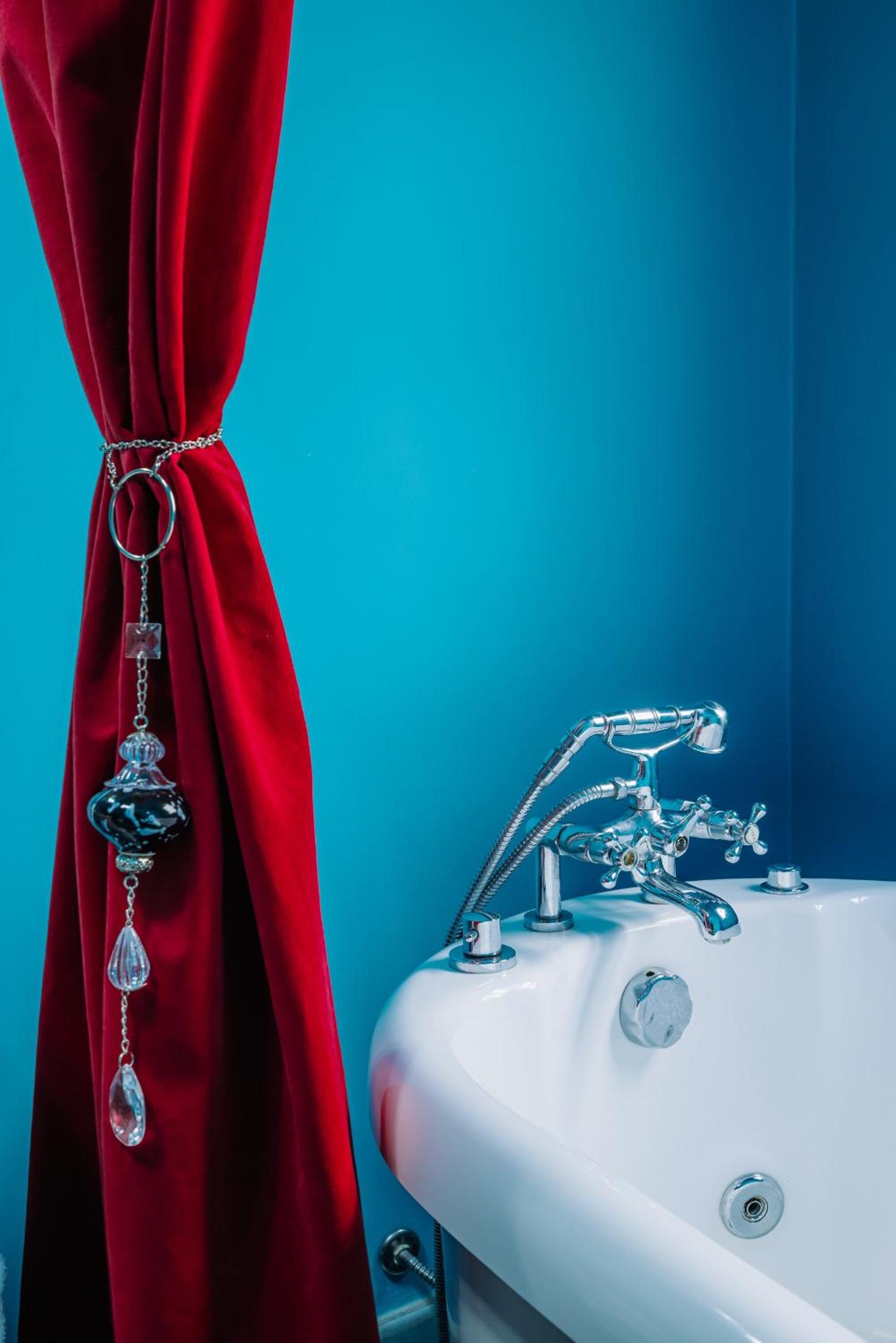 Luxurious 19th century mansion with jacuzzy y cine