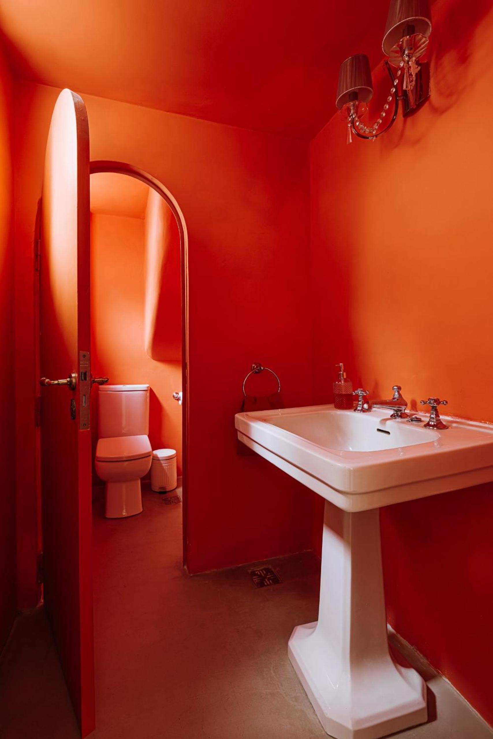 Luxurious 19th century mansion with jacuzzy y cine