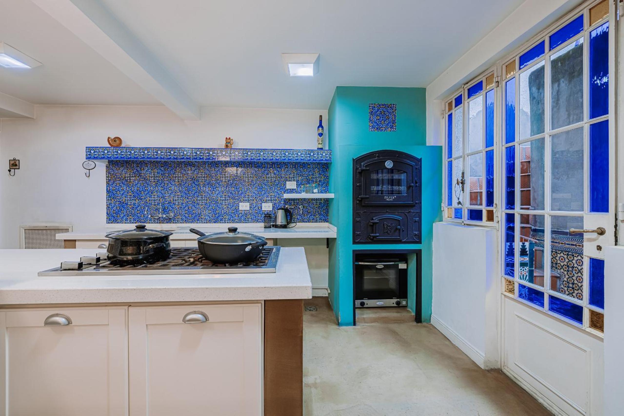Luxurious 19th century mansion with jacuzzy y cine