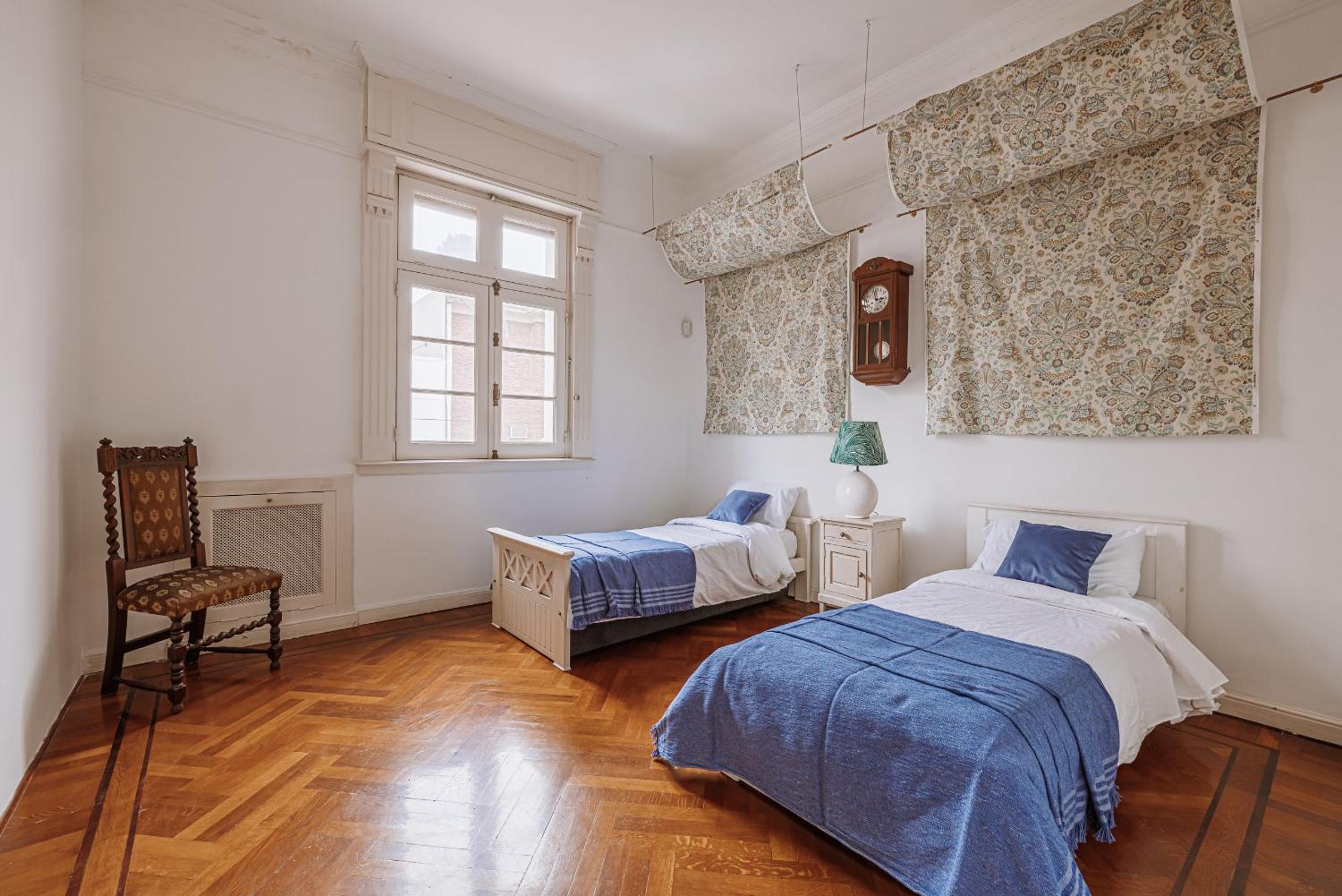 Luxurious 19th century mansion with jacuzzy y cine