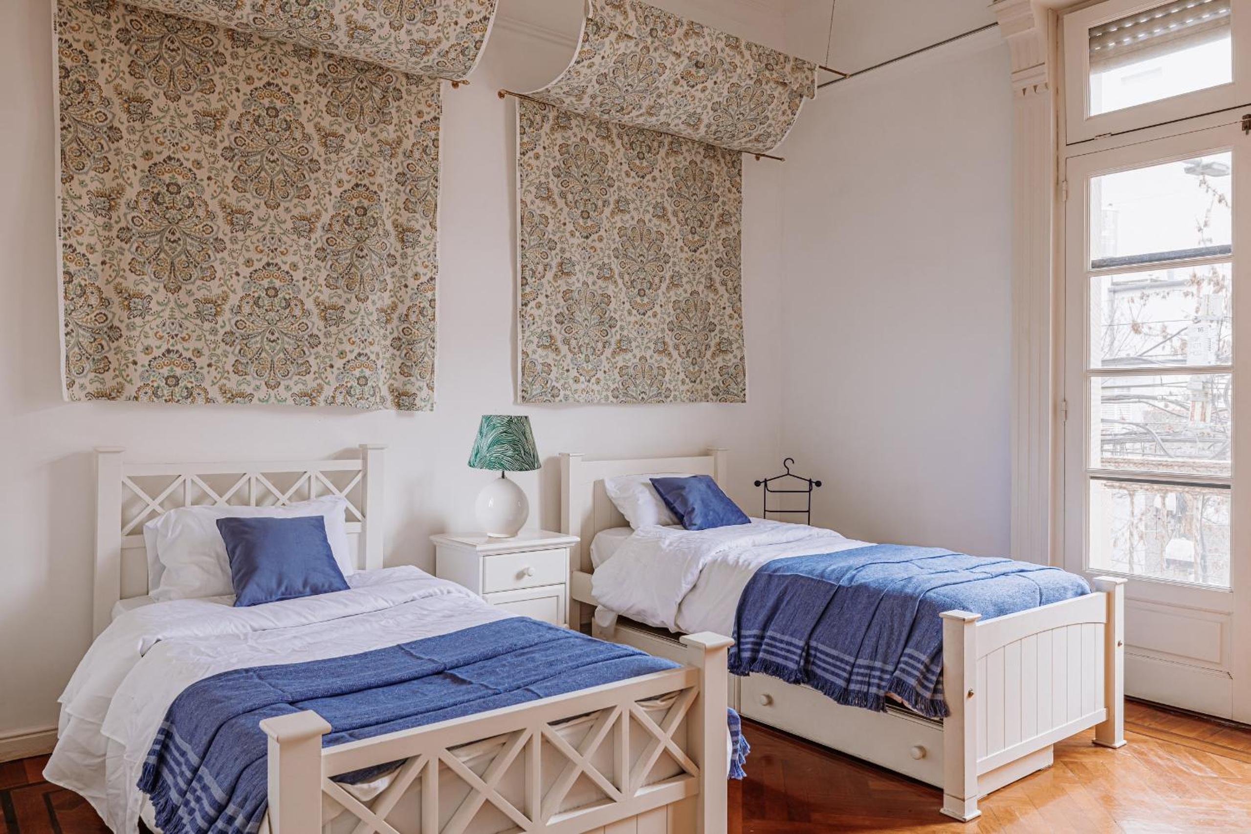 Luxurious 19th century mansion with jacuzzy y cine