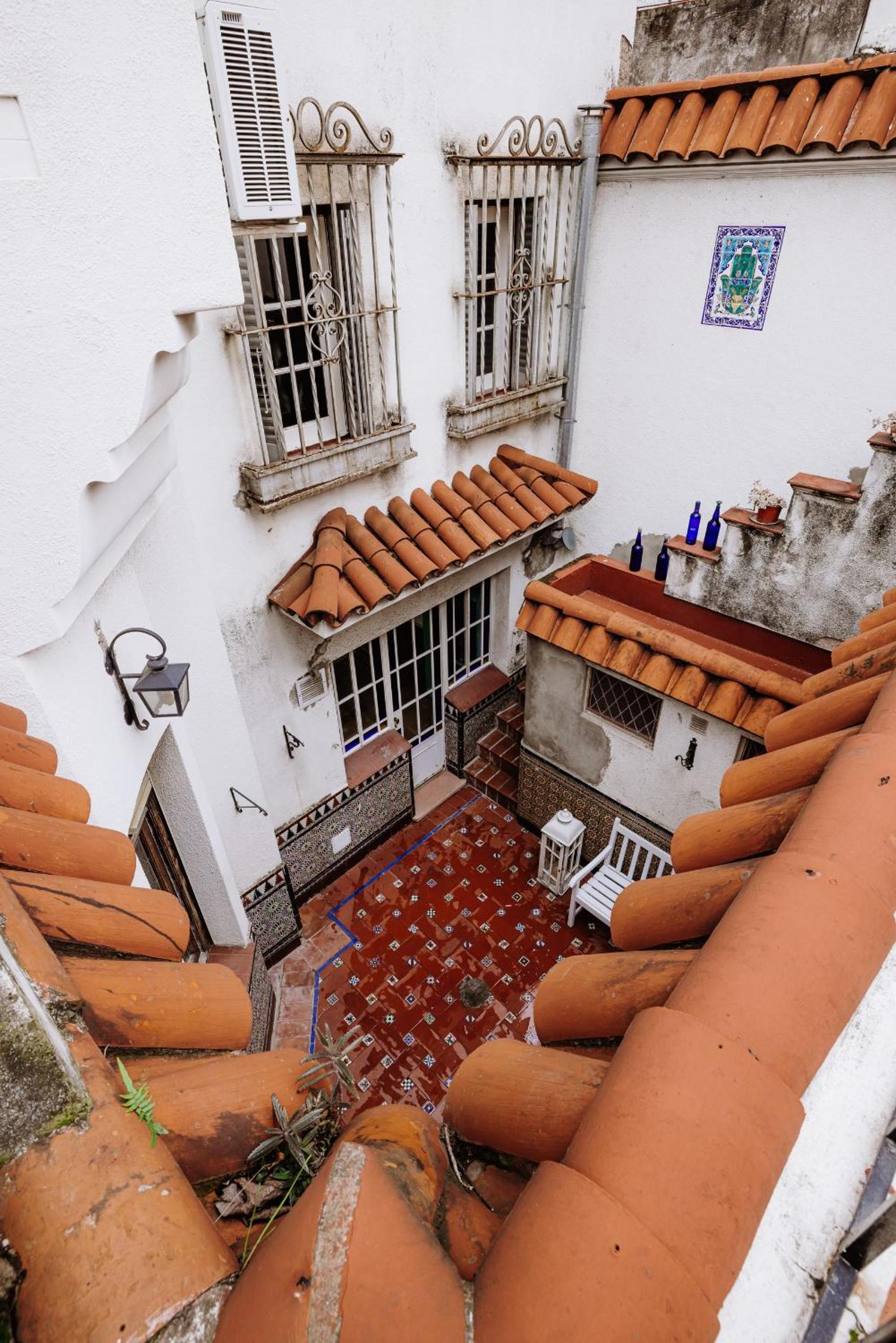 Luxurious 19th century mansion with jacuzzy y cine