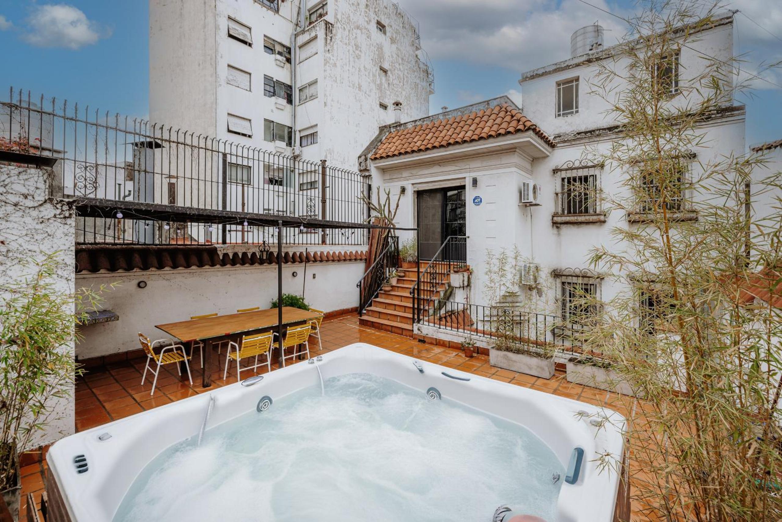 Luxurious 19th century mansion with jacuzzy y cine