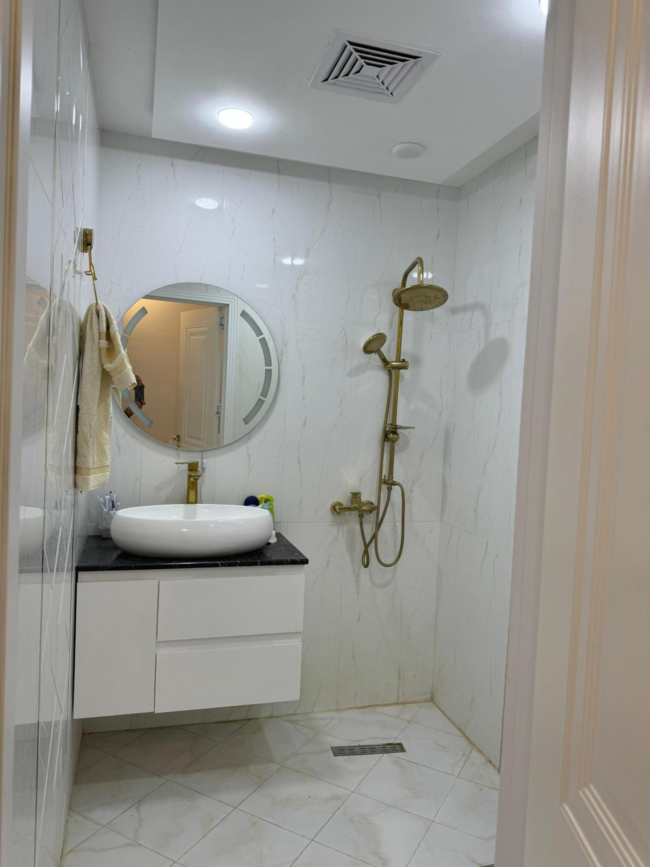 Modern Central Apartment