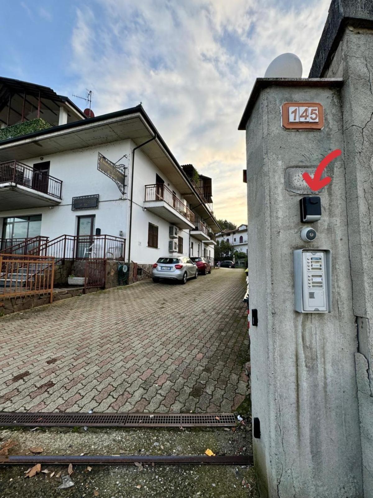 Serravalle Shop&Stay -Private parking