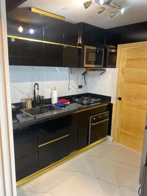 Apartamento cerca de la Embajada Americana