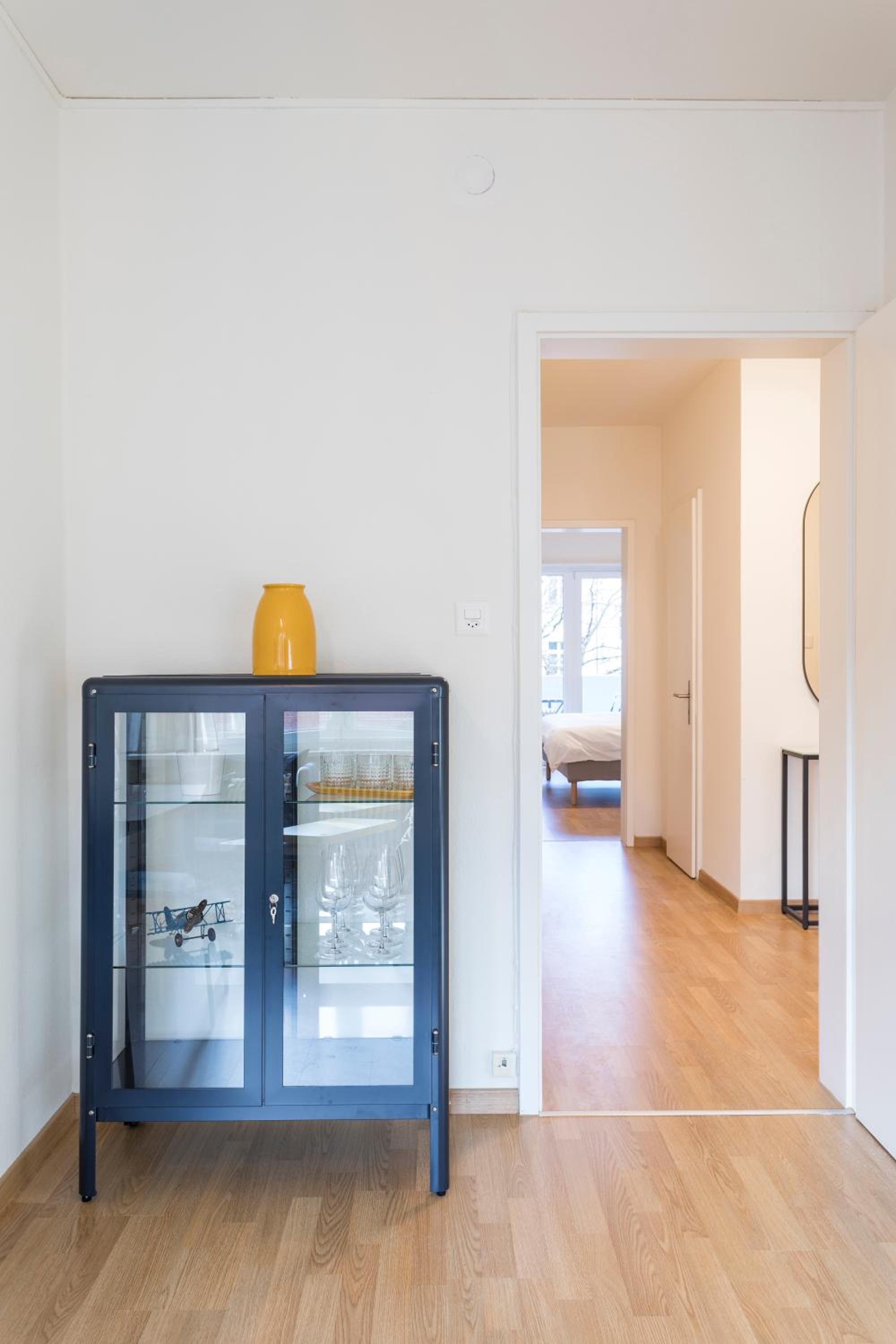 Modern appt opposite theatre, 7 min walk to Messe