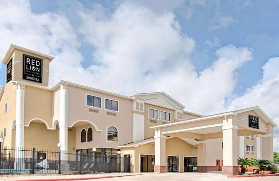 Red Lion Inn Suites IAH Airport East - Property Image 22