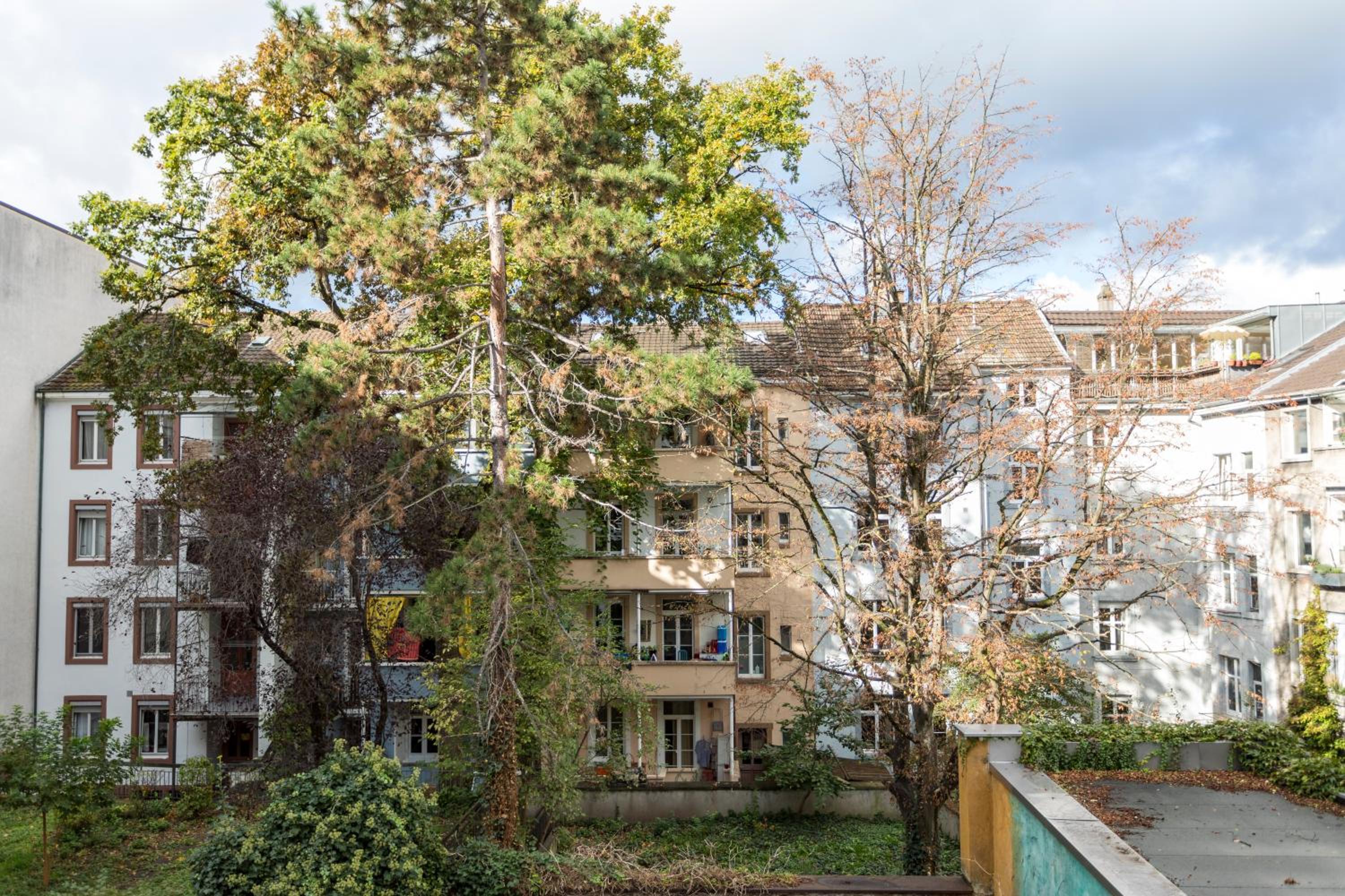 Modern appt opposite theatre, 7 min walk to Messe