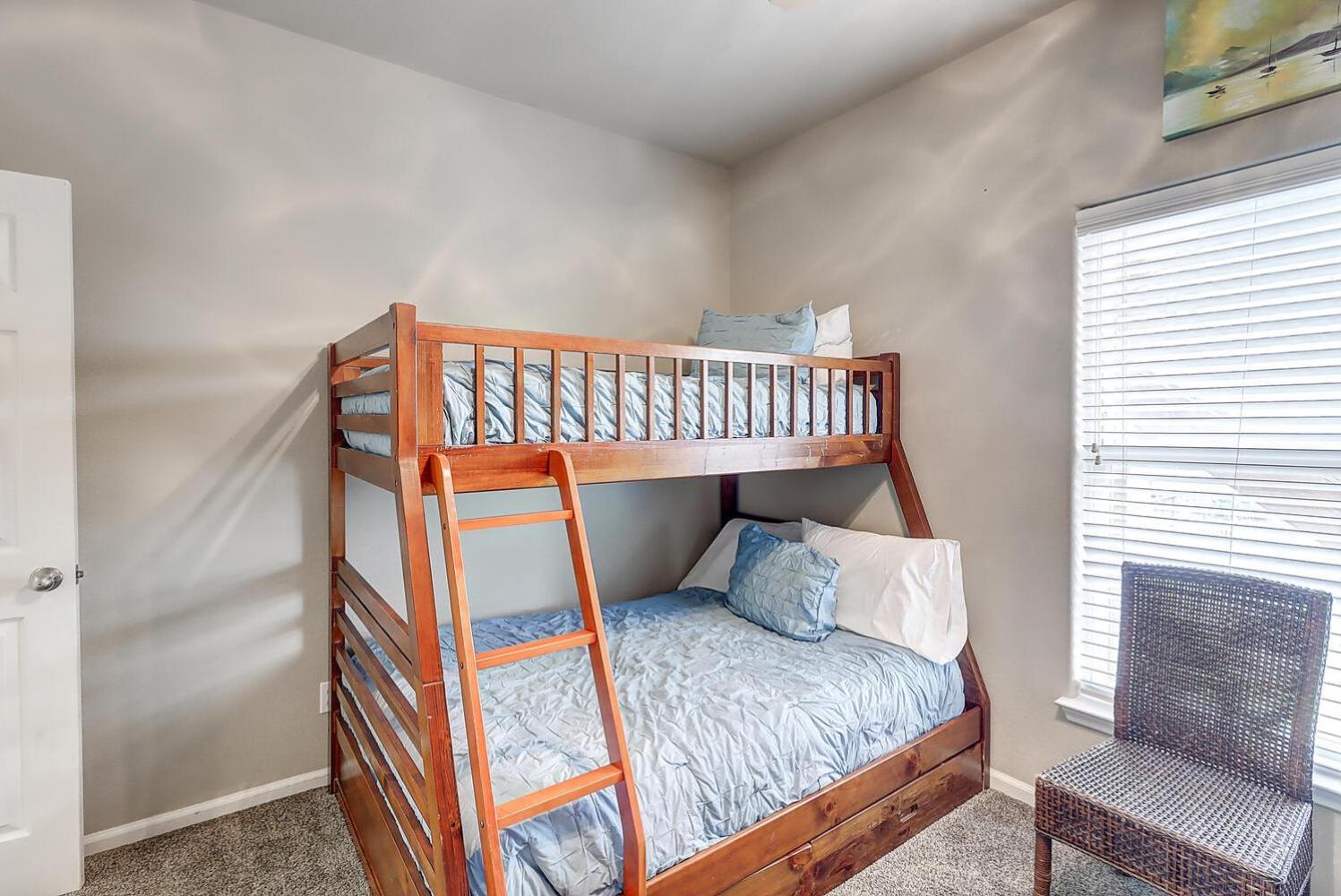 Orange Seahorse House KD682