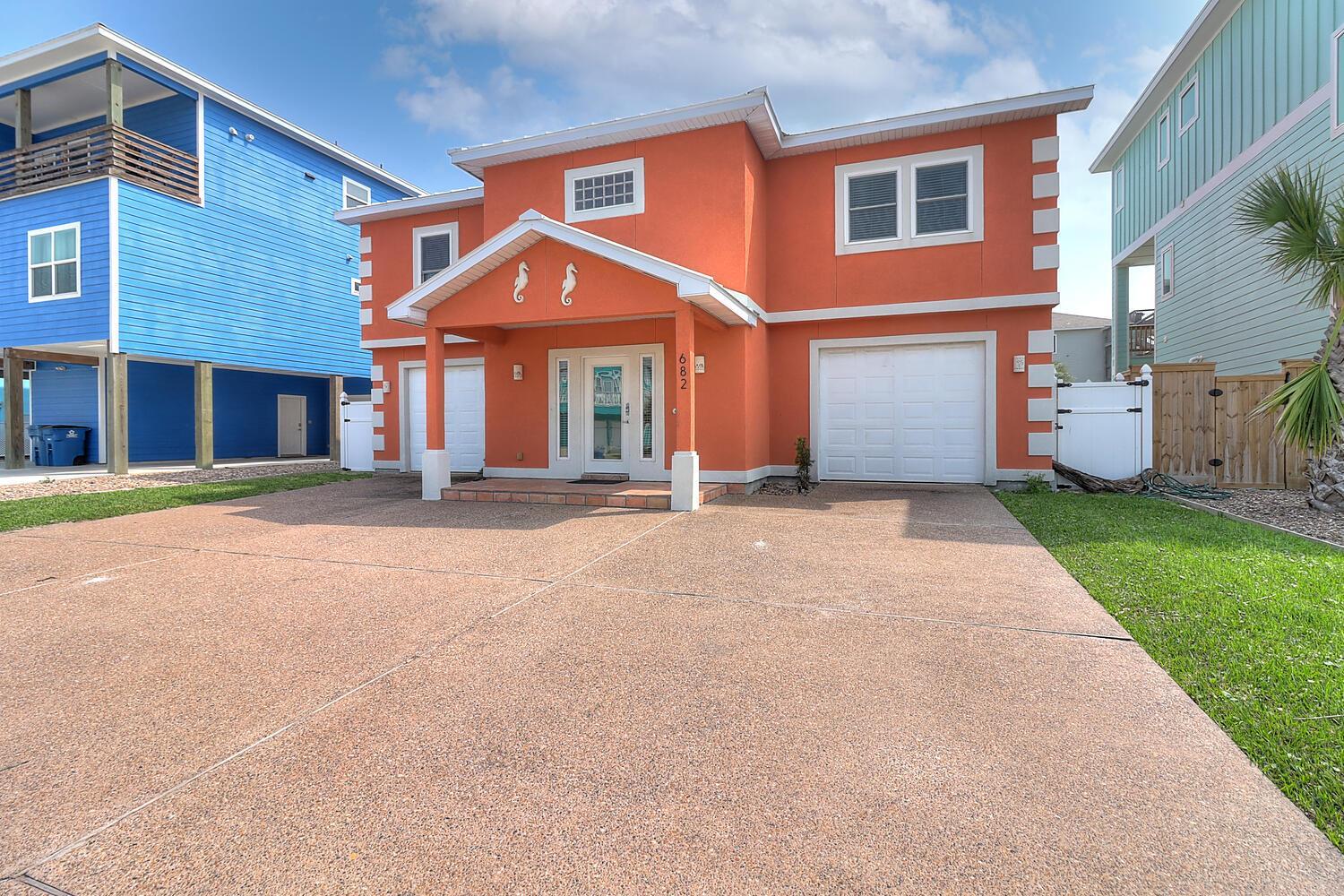 Orange Seahorse House KD682