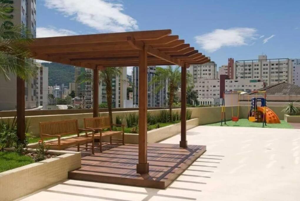 Apto no centro Floripa - ao lado do Top Market