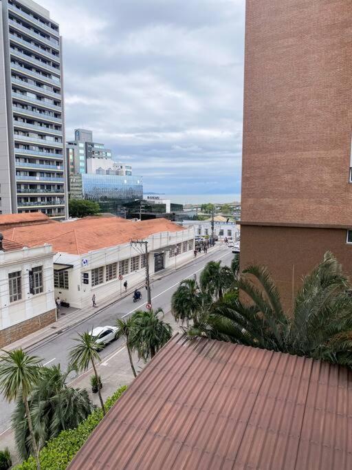 Apto no centro Floripa - ao lado do Top Market