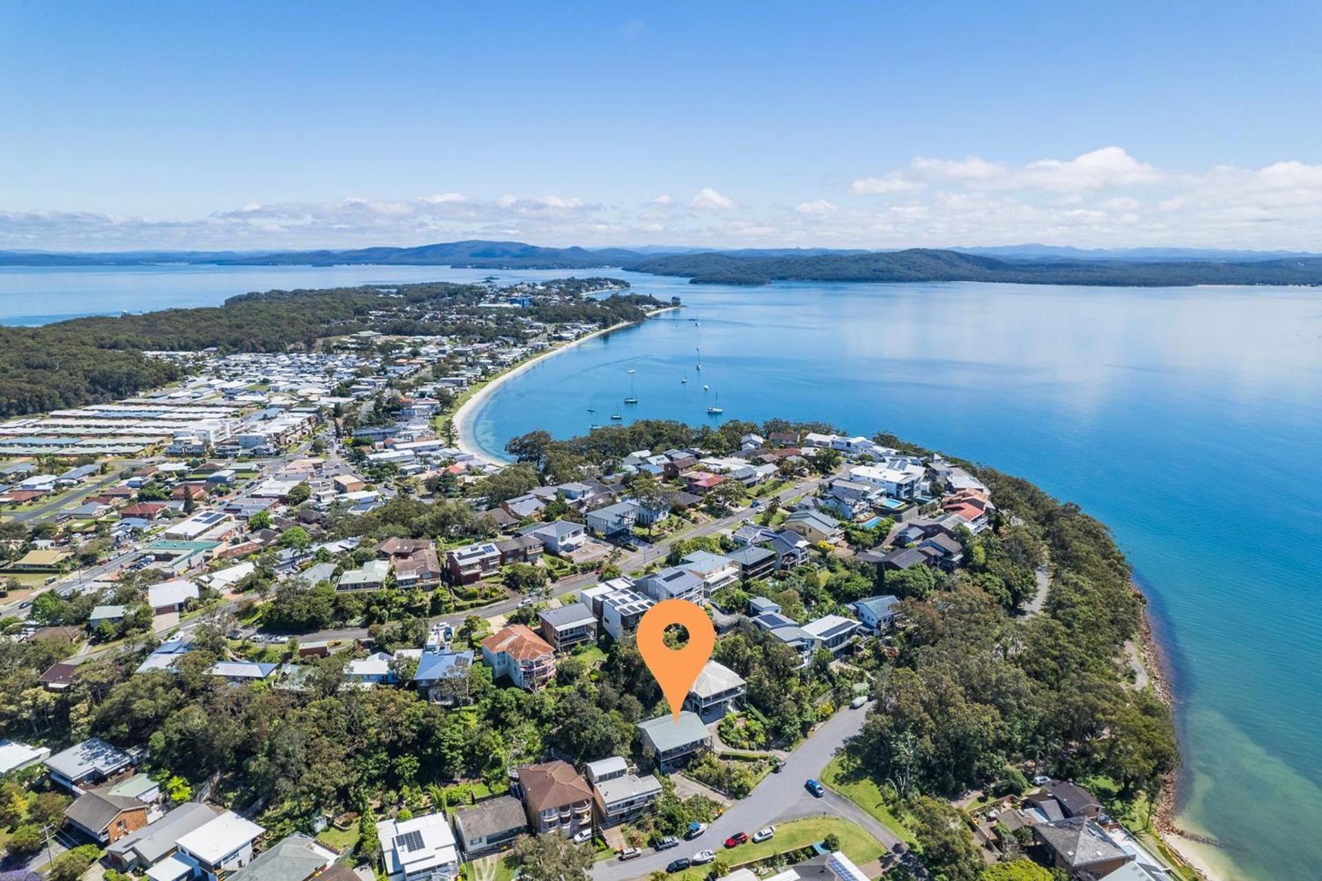 Wanda Up, 80 Randall Dr - spectacular views, aircon and Wi-Fi