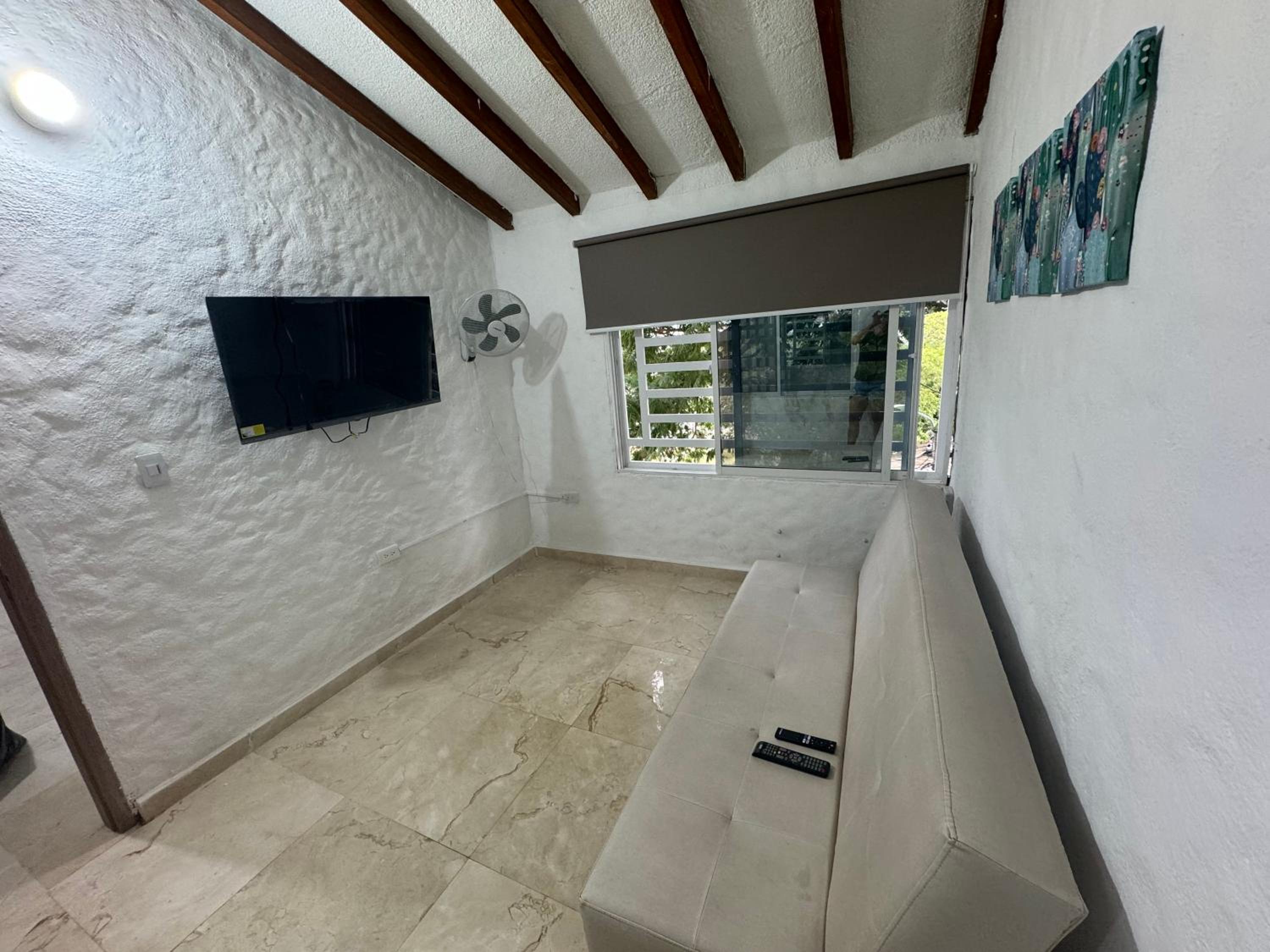 Casa en Rodadero cerca al mar con parqueadero privado