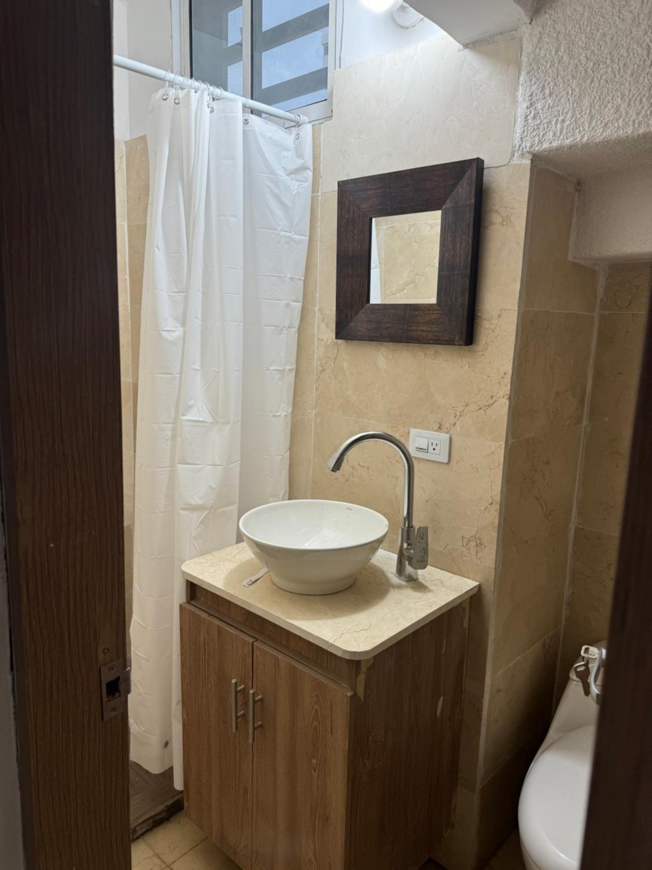 Casa en Rodadero cerca al mar con parqueadero privado