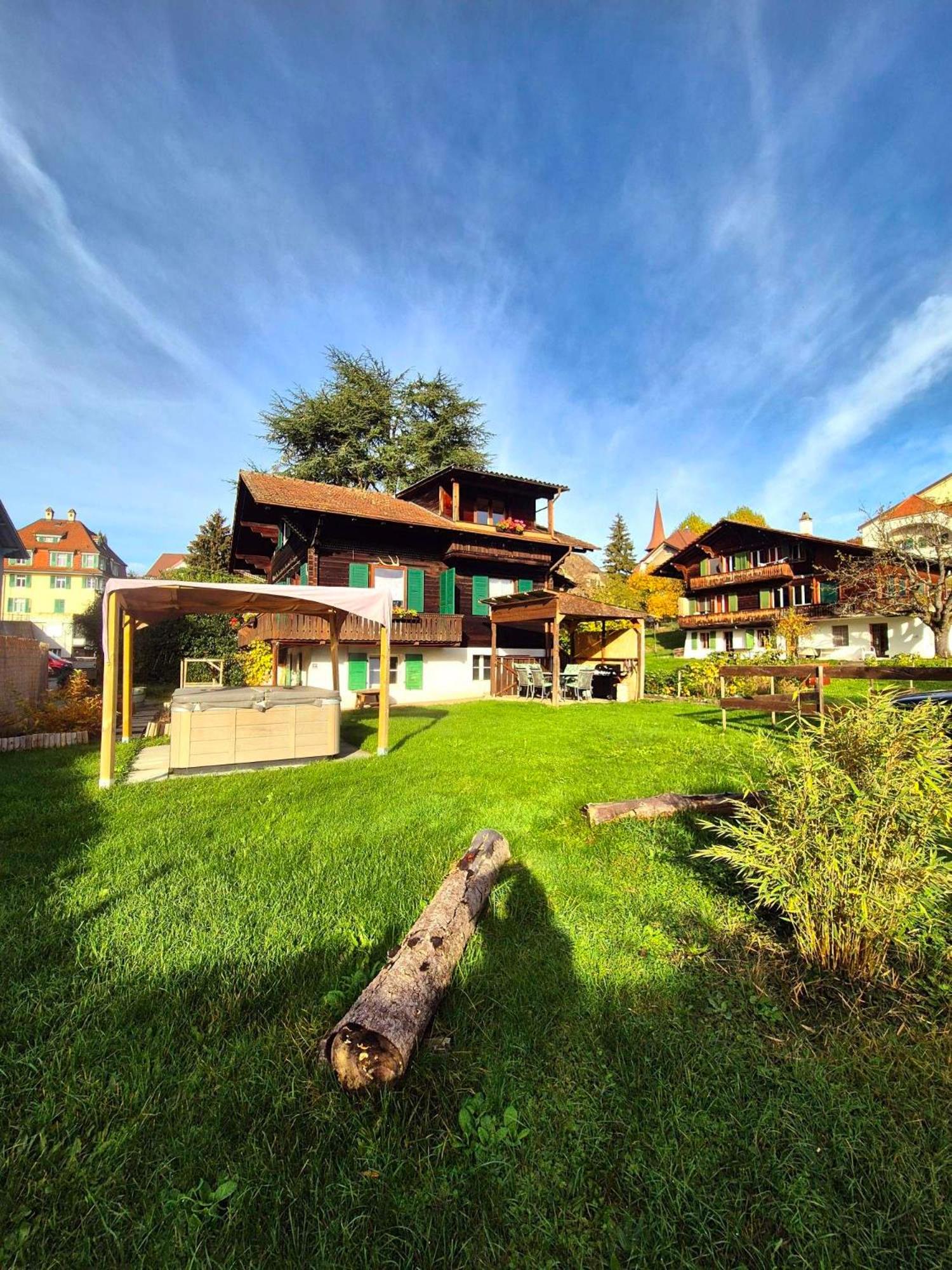 CASA UNO Heimeliges Chalet mitten in Spiez view 3