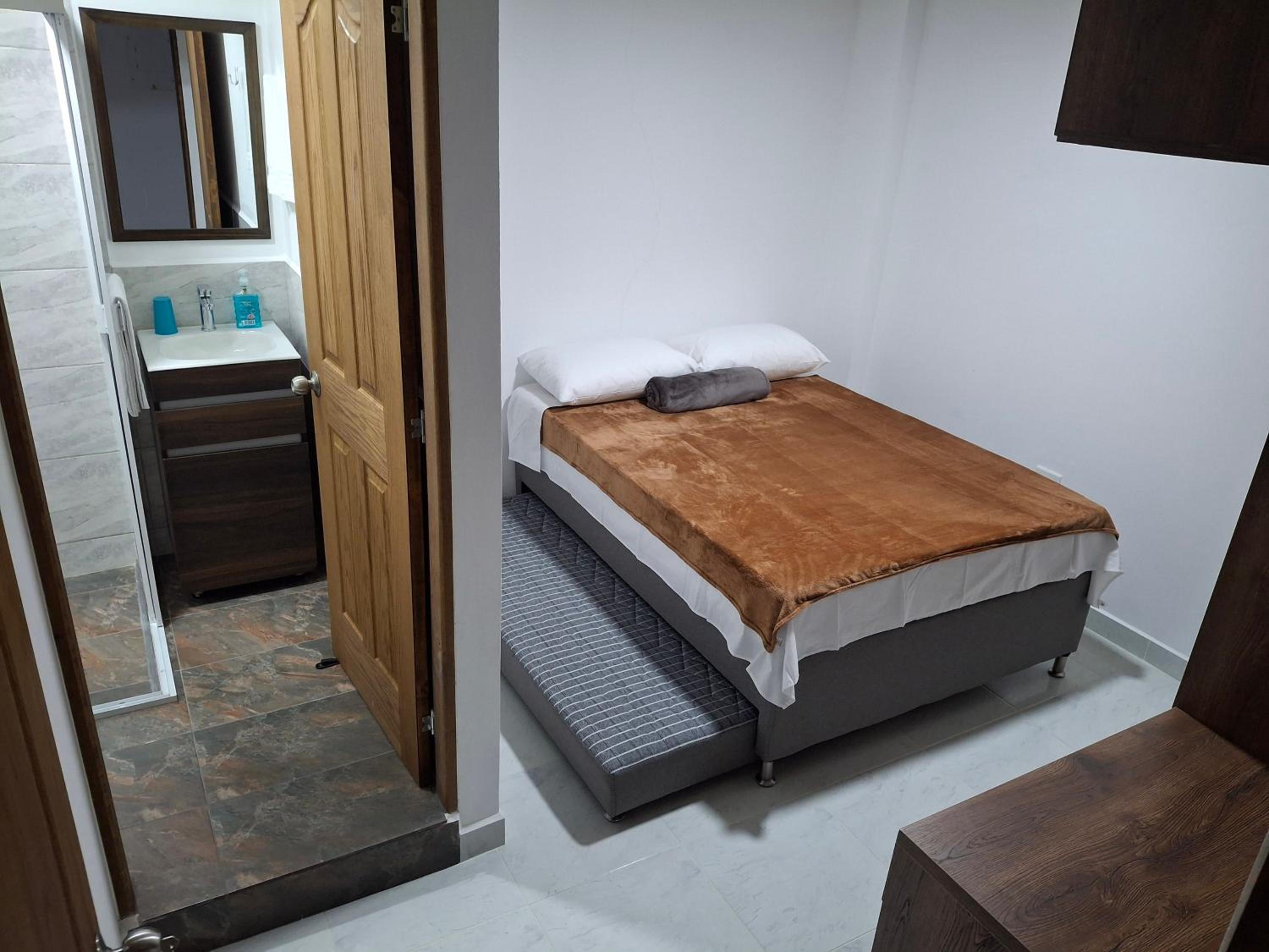 Acogedor Apartamento de 3 dormitorios con baños privados - Guatapé Antioquia
