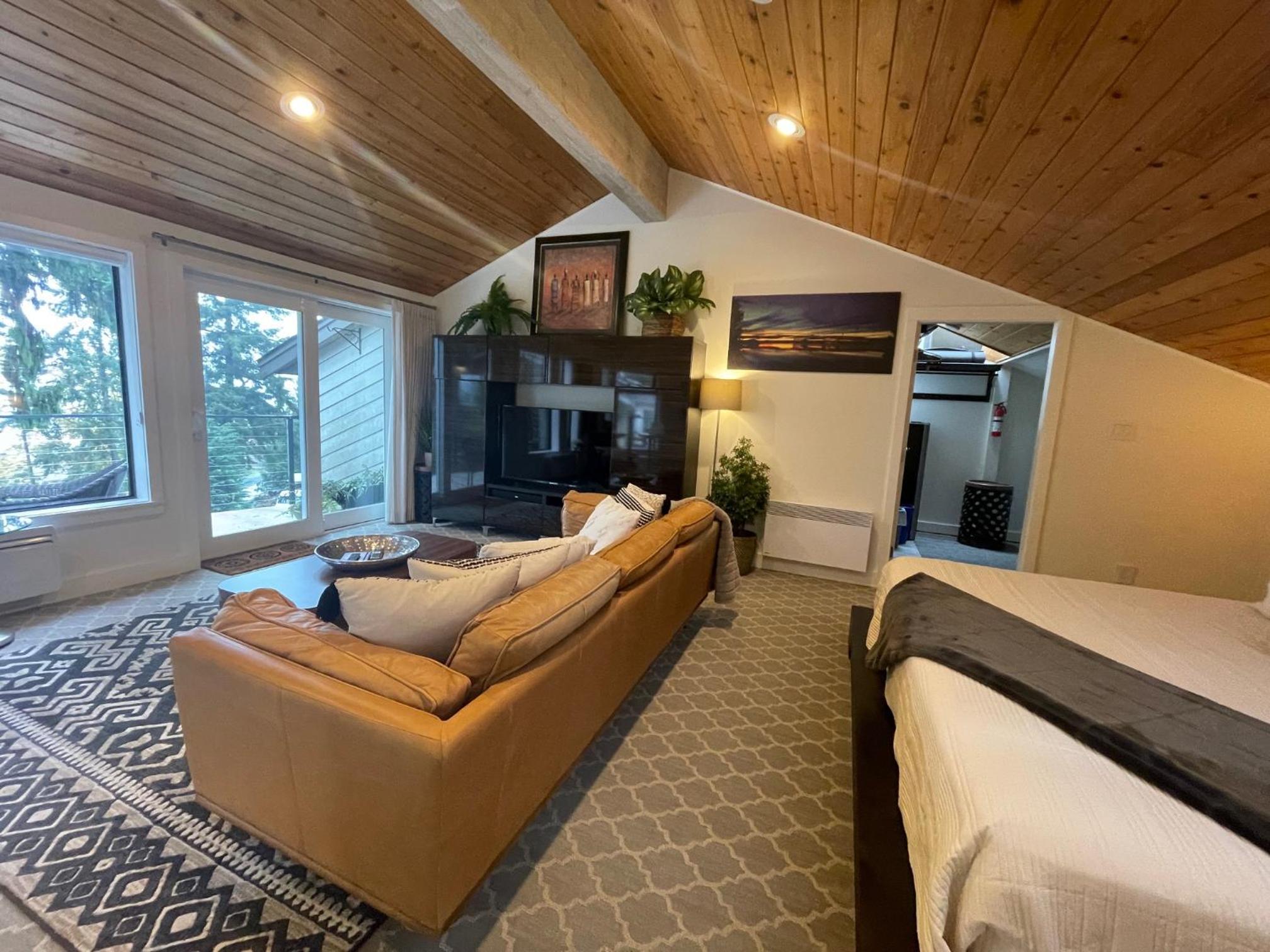 Tyee Beach Oasis Bed and Breakfast