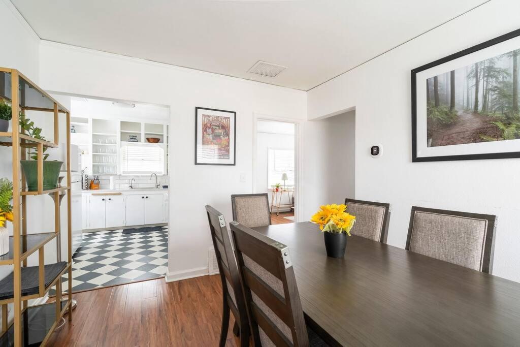 Stay Portland - Charming East Portland Base, Explore and Unwind view 2