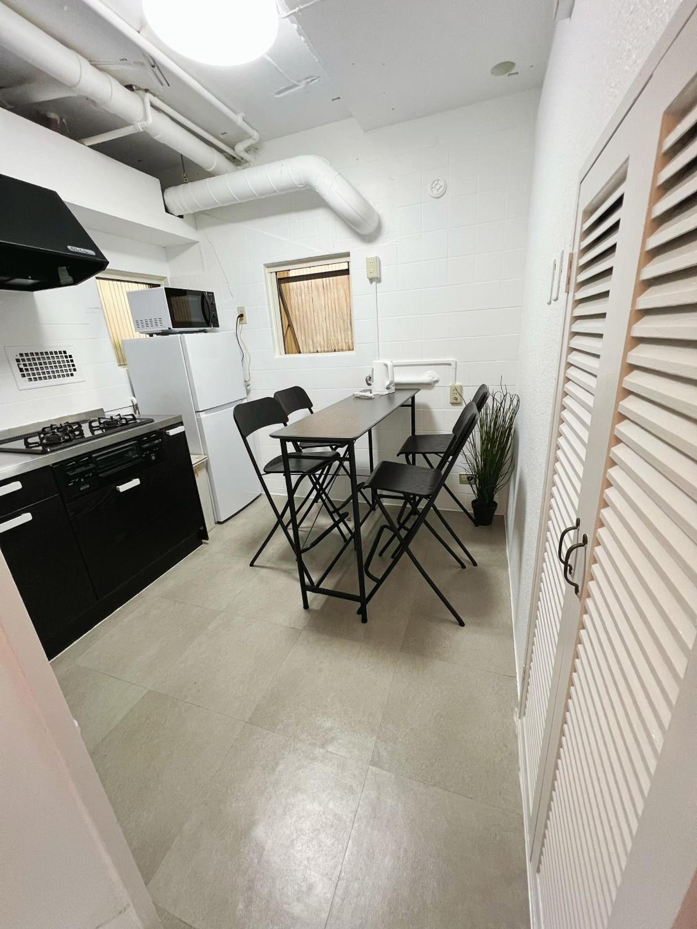 Ikebukuro 1 stop 2 min Designer Entire House 3BR up to 8 guests 3 min to Convenience Store