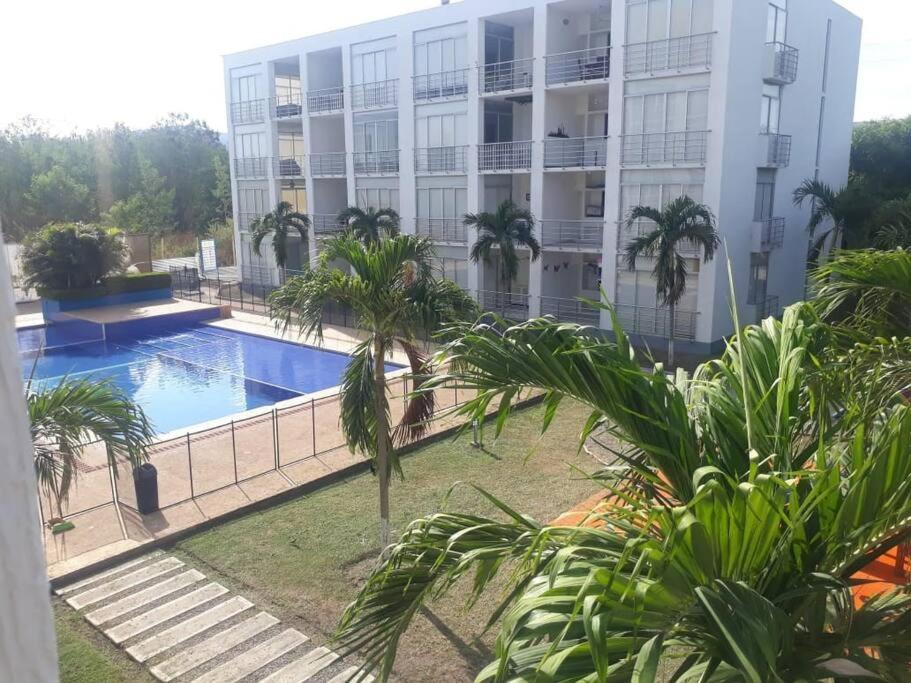 Hermoso conjunto residencial con piscina