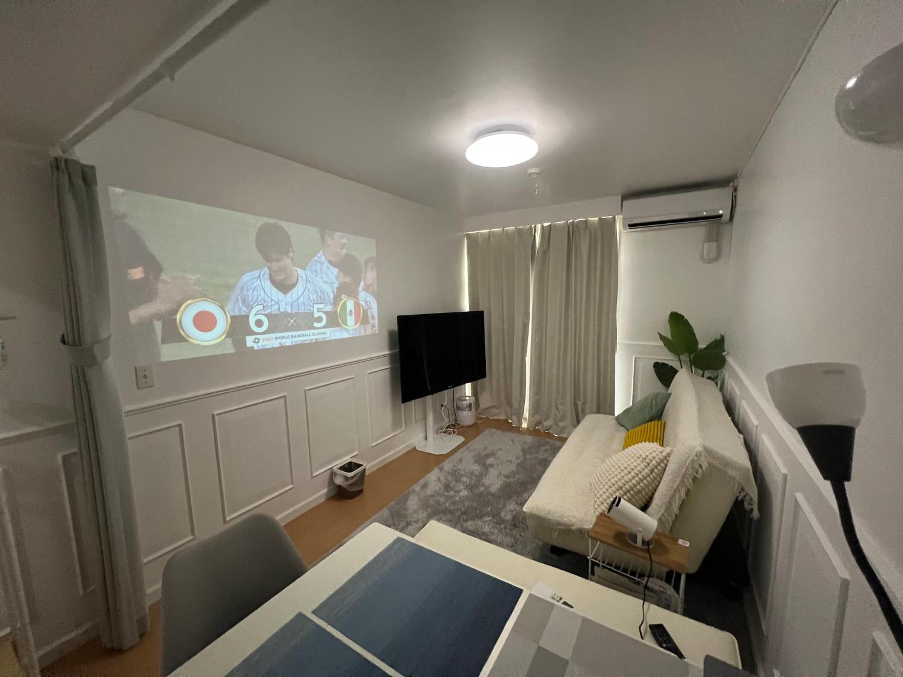 Ikebukuro 1 stop 2 min Designer Entire House 3BR up to 8 guests 3 min to Convenience Store