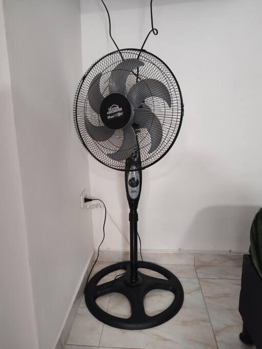 Cómodo cerca al Arboleda, Circunvalar, escritorio
