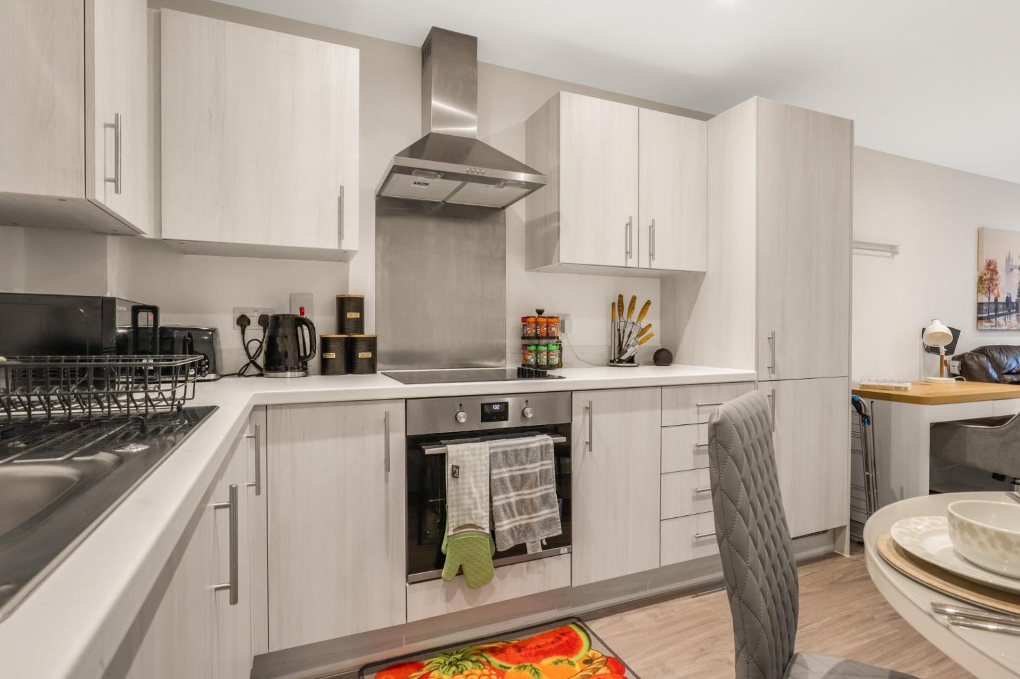 Beaver Stays- Coventry Serviced Apartment view 2