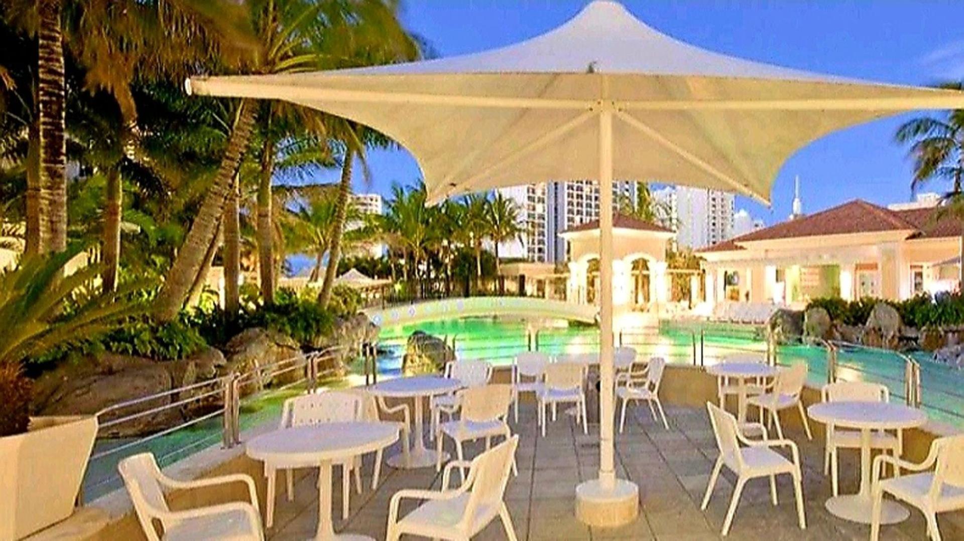 Chevron Renaissance - Spacious 2 Bedroom Haven - CoastHM