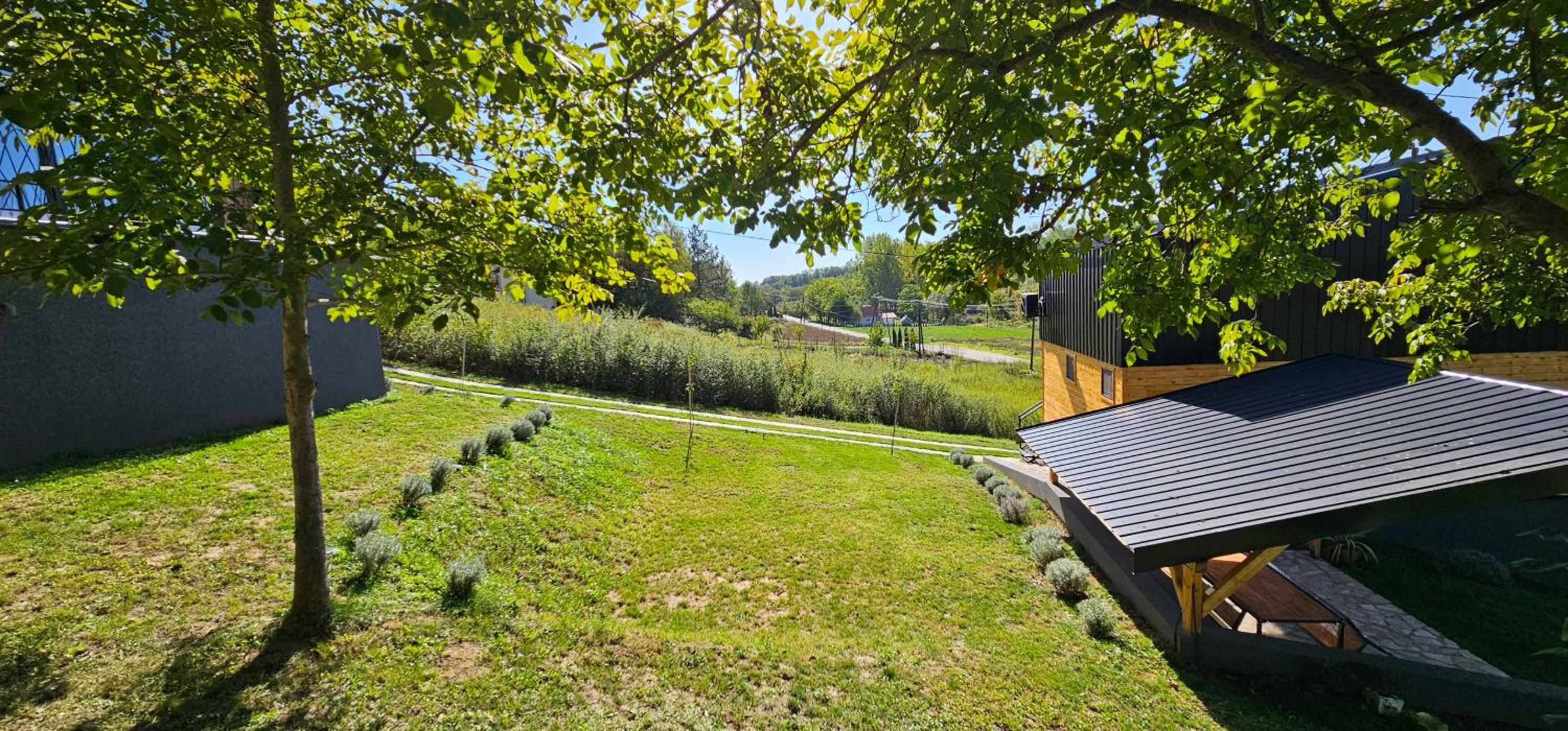 NEO resort Hill jezero Bruje view 3