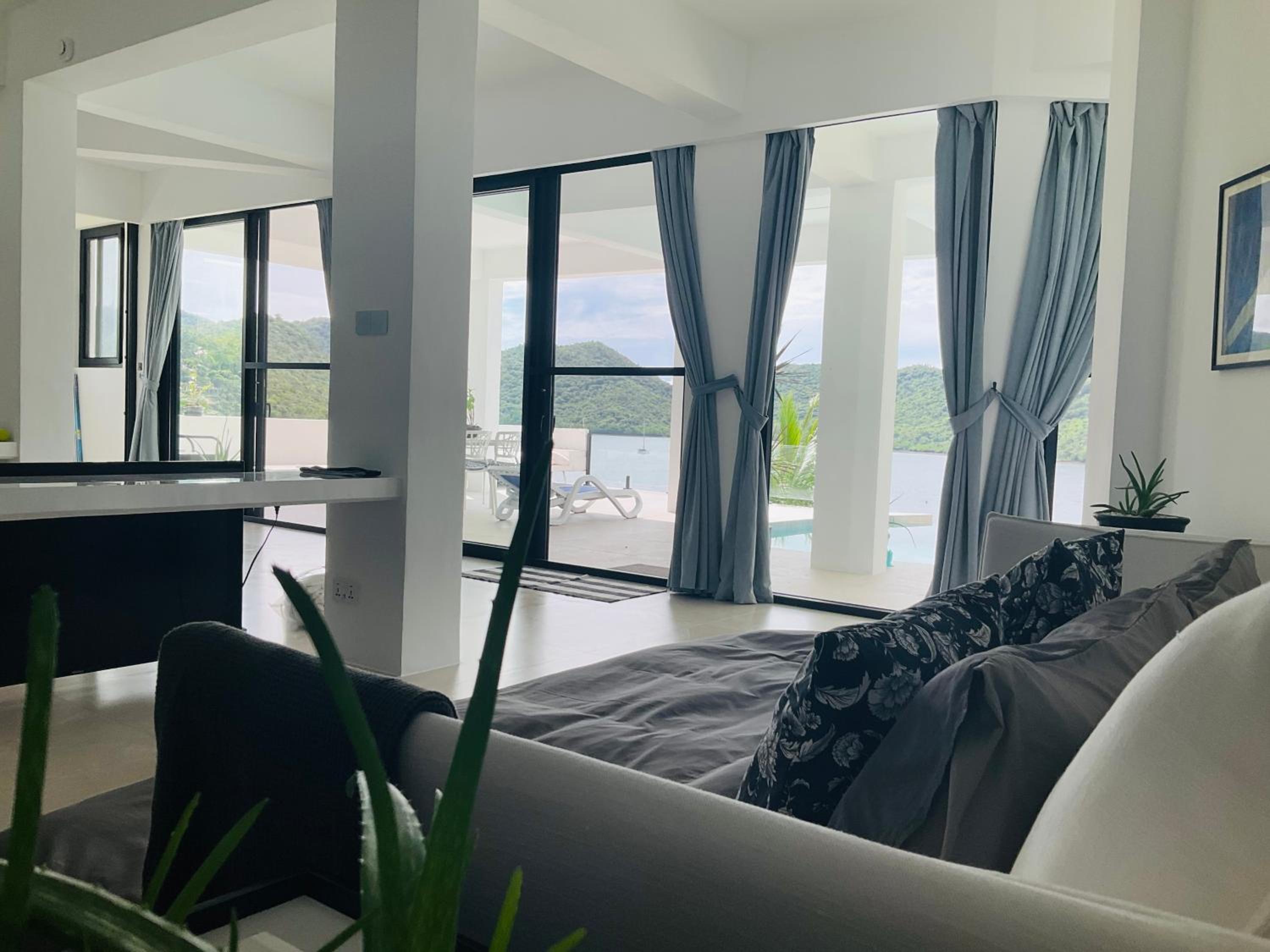 Stunning luxe 220sm villa by the sea entirely private with own pool