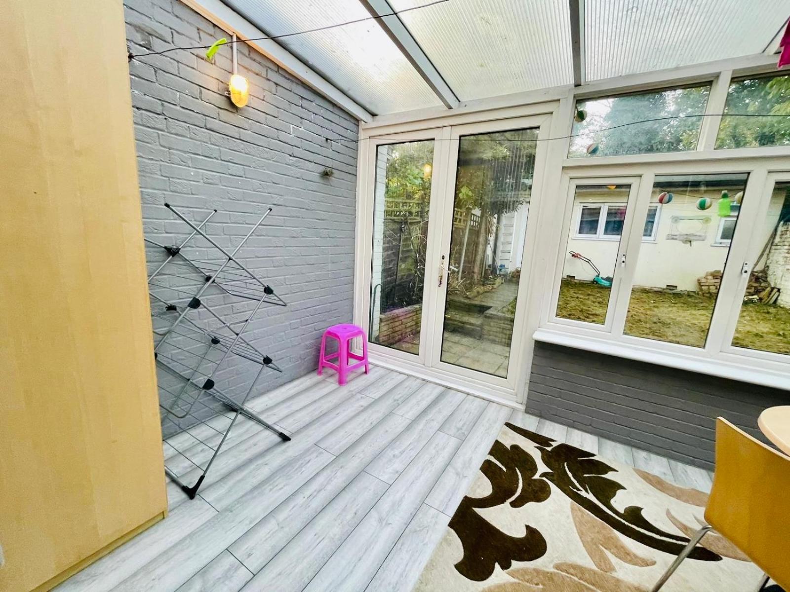 Entire Place,1 Bed room flat, ground floor, garden