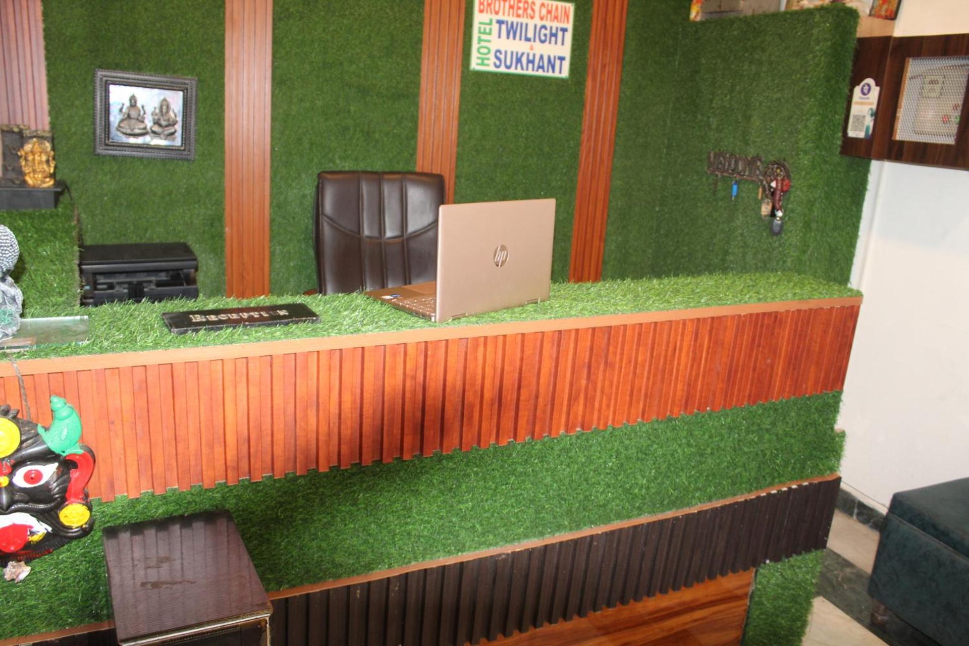 Lobby & Reception