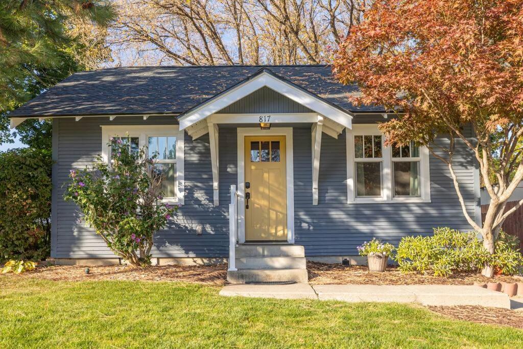 Charming Cozy Cottage with Hot Tub, photo 3