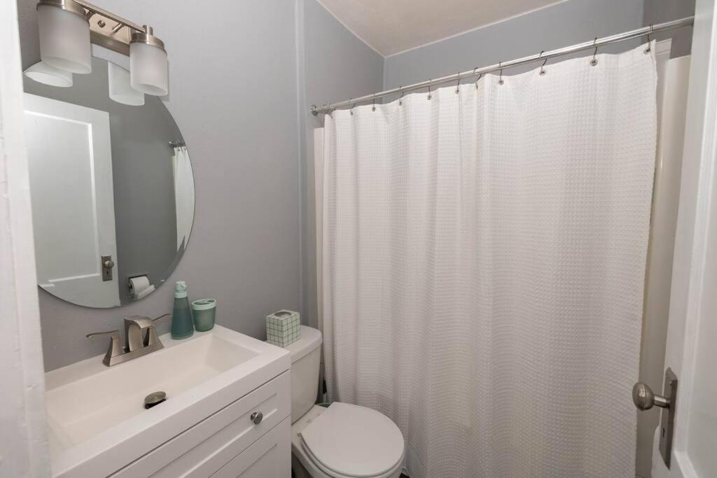 Charming Cozy Cottage with Hot Tub, photo 23