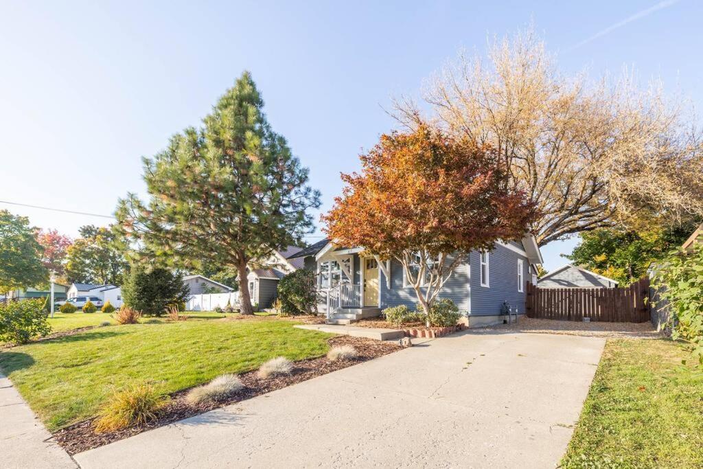 Charming Cozy Cottage with Hot Tub, photo 8