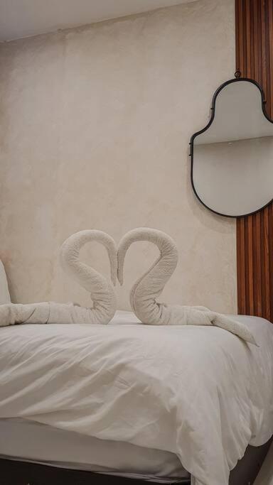 Ella 2 Bedroom near SM North and Waltermart Muñoz