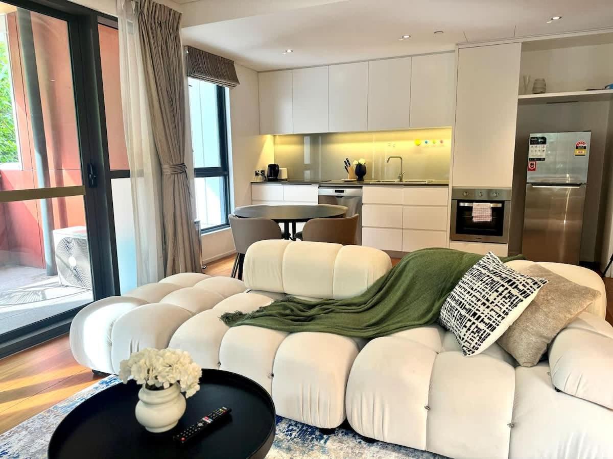 2BR Apt in Docklands WiFi City walk Water nearby