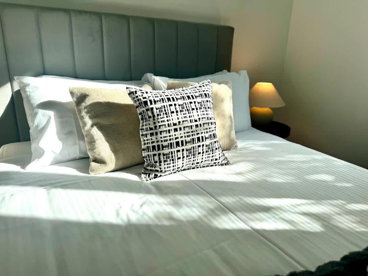 2BR Apt in Docklands WiFi City walk Water nearby