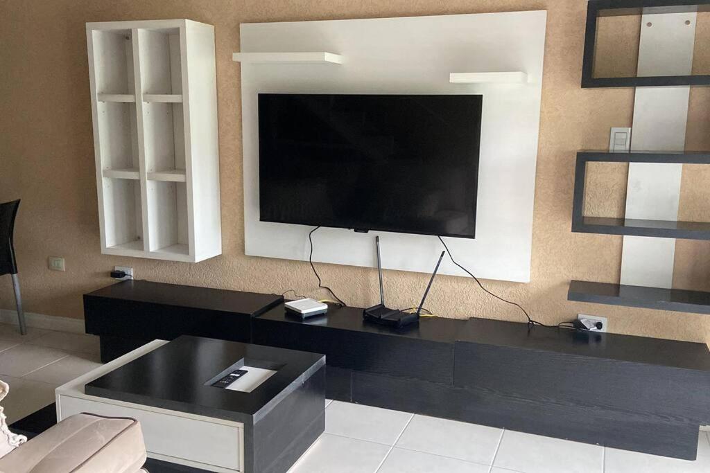Departamento de categoría en Country club con amenities en Pilar