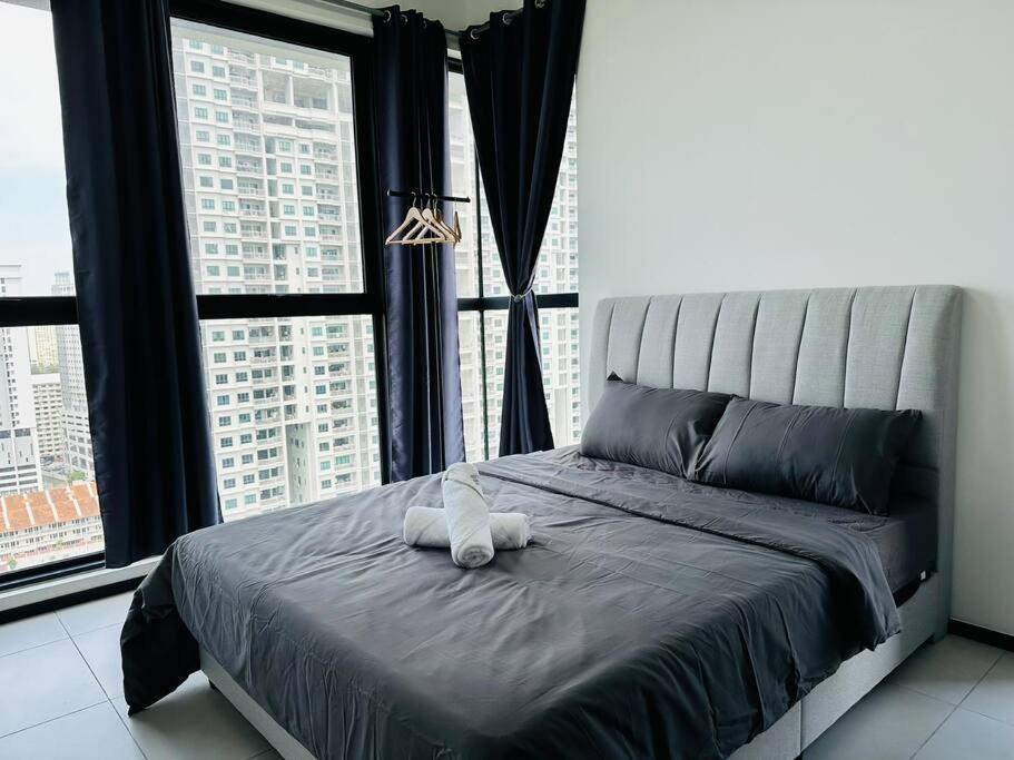 Urban Suites 8pax with Netflix and Board games with SeaView photo 5