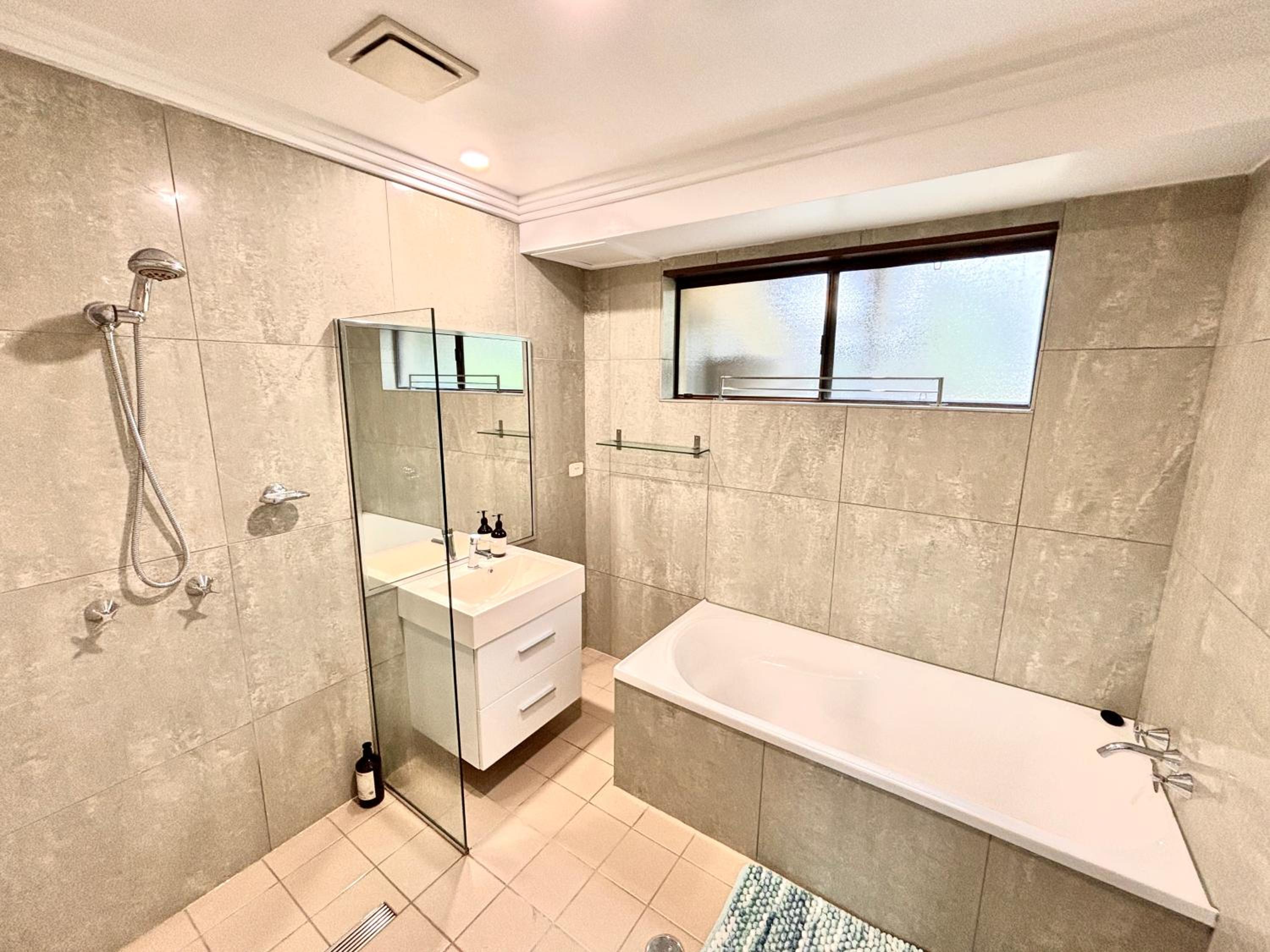 Sea Breeze 16 Wirraway Ave